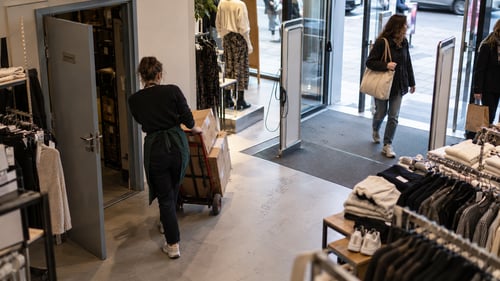 Comment exclure le personnel du comptage des visiteurs en magasin ?