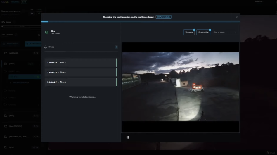Interface du logiciel CORE affichant une détection d’incendie en temps réel sur une caméra extérieure, avec alertes automatiques et visualisation nocturne pour la surveillance de site industriel.